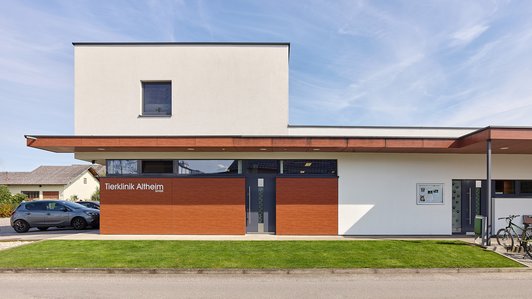 Hebenstreit Tierklinik - Frontalansicht Gebäude