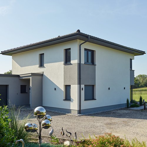 Kompaktes Familienhaus mit Garage - Haus mit Eingangsbereich