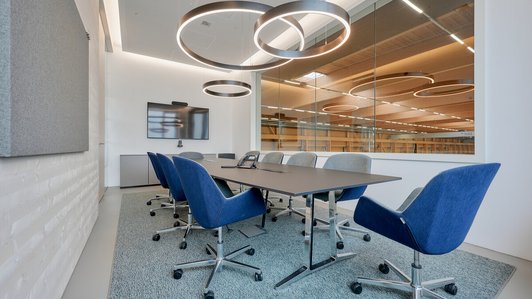 WIEHAG Bürogebäude Besprechungsraum