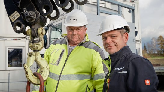 WIEHAG Bauhof Mitarbeiter mit LKW