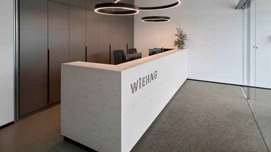 WIEHAG Bürogebäude Empfang