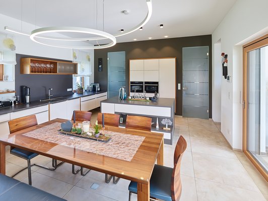 Minimalistischer Bungalow in Massivbauweise - Innenansicht Esszimmer