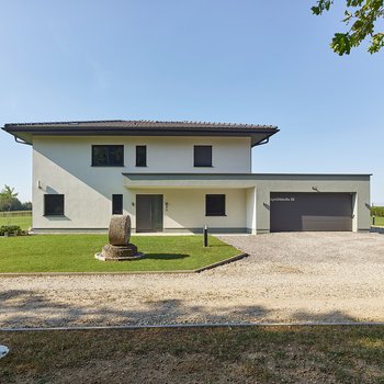 Modernes Massivhaus - Haus mit Einfahrt