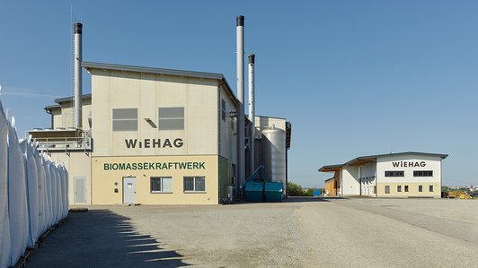 WIEHAG Werkstatt neu - Ansicht mit Biomassekraftwerk