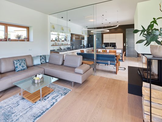 Minimalistischer Bungalow in Massivbauweise - Innenansicht Wohnzimmer