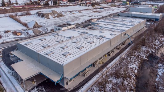 Knoll Logistik Gebäude Seitenansicht