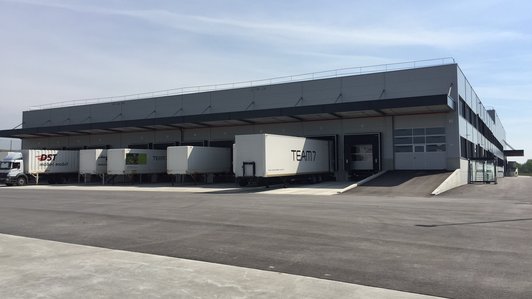 Team 7 Pram - Ansicht Gebäude Hinterseite