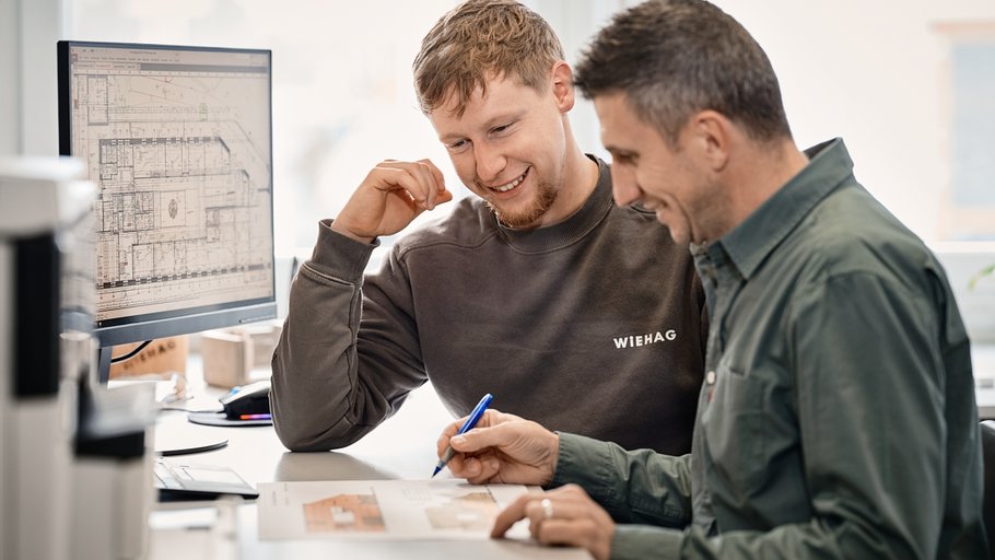 WIEHAG Bauleiter Planbesprechung