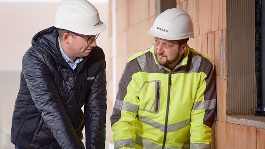 Bauleiter auf Baustelle