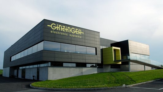 Ginzinger Bürogebäude - Frontalansicht