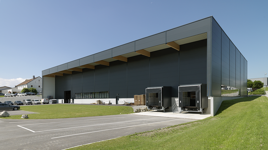 Lagerhalle bei ELMAG mit Ladebereich