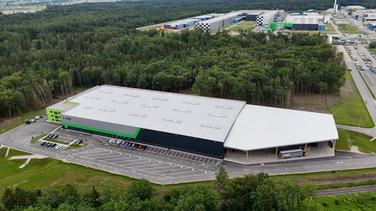 Luftaufnahme der HAI Logistikhalle, Seitlich von oben